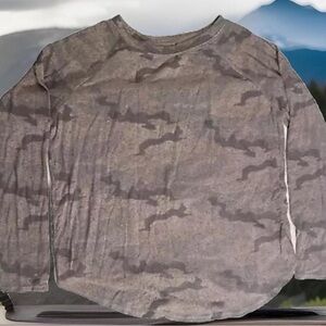 American eagle long sleeve Purple Camo Pattern Size Medium